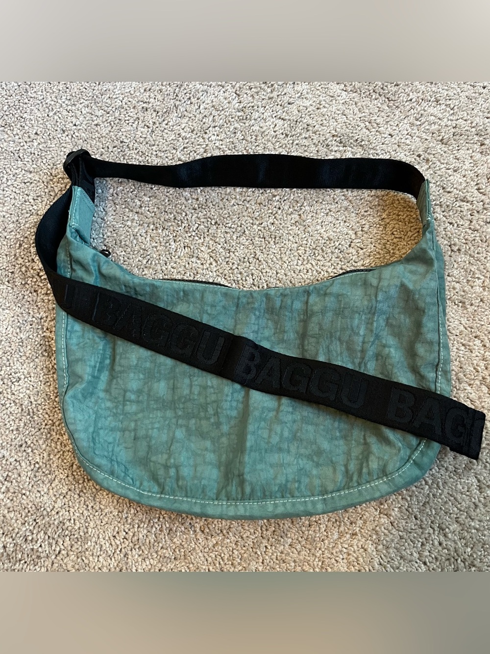 BAGGU Medium Minty Teal Crescent - Picture 3 of 8